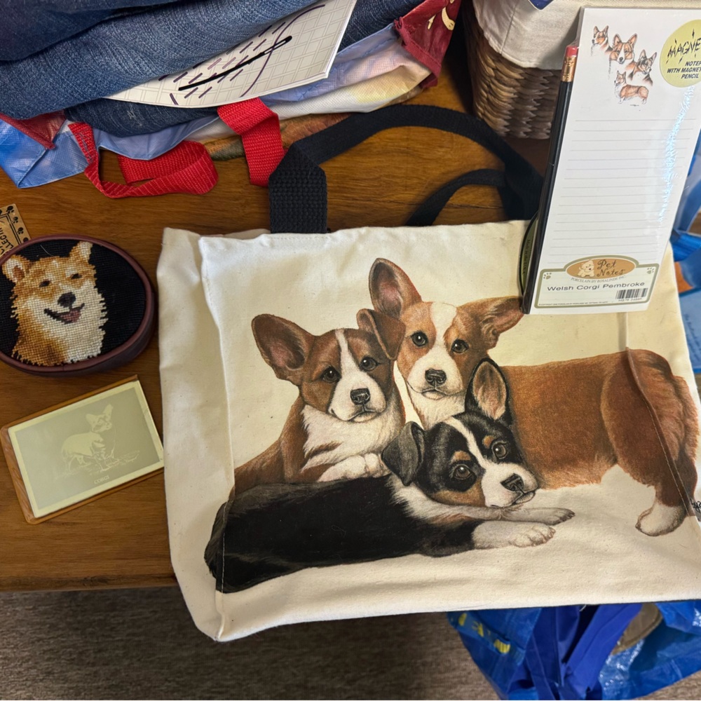 Pembroke Welsh, corgi gift set notepad bag, mirror cosmetics.